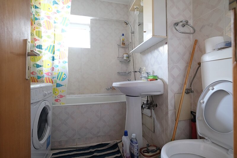 Calea Calarasilor, apartament 2 camere decomandate, mobilate, etaj 6.